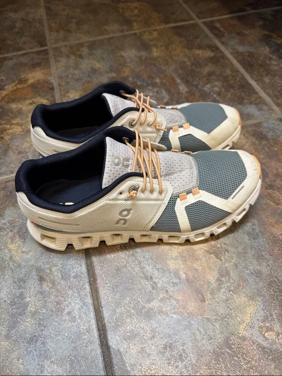 On Cloud Women’s Sneakers - Picture 2 of 2